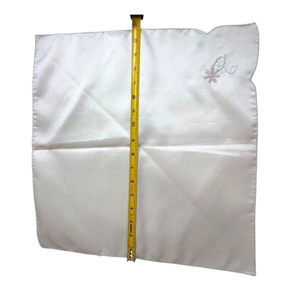 Vintage Set Of 8 White Embroidered Floral Cloth Napkins 17" Elegant Table Decor - Picture 6 of 9